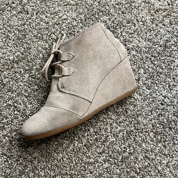 TOMS Suede Lace Up Wedge Booties - Size 8 - Picture 10 of 10